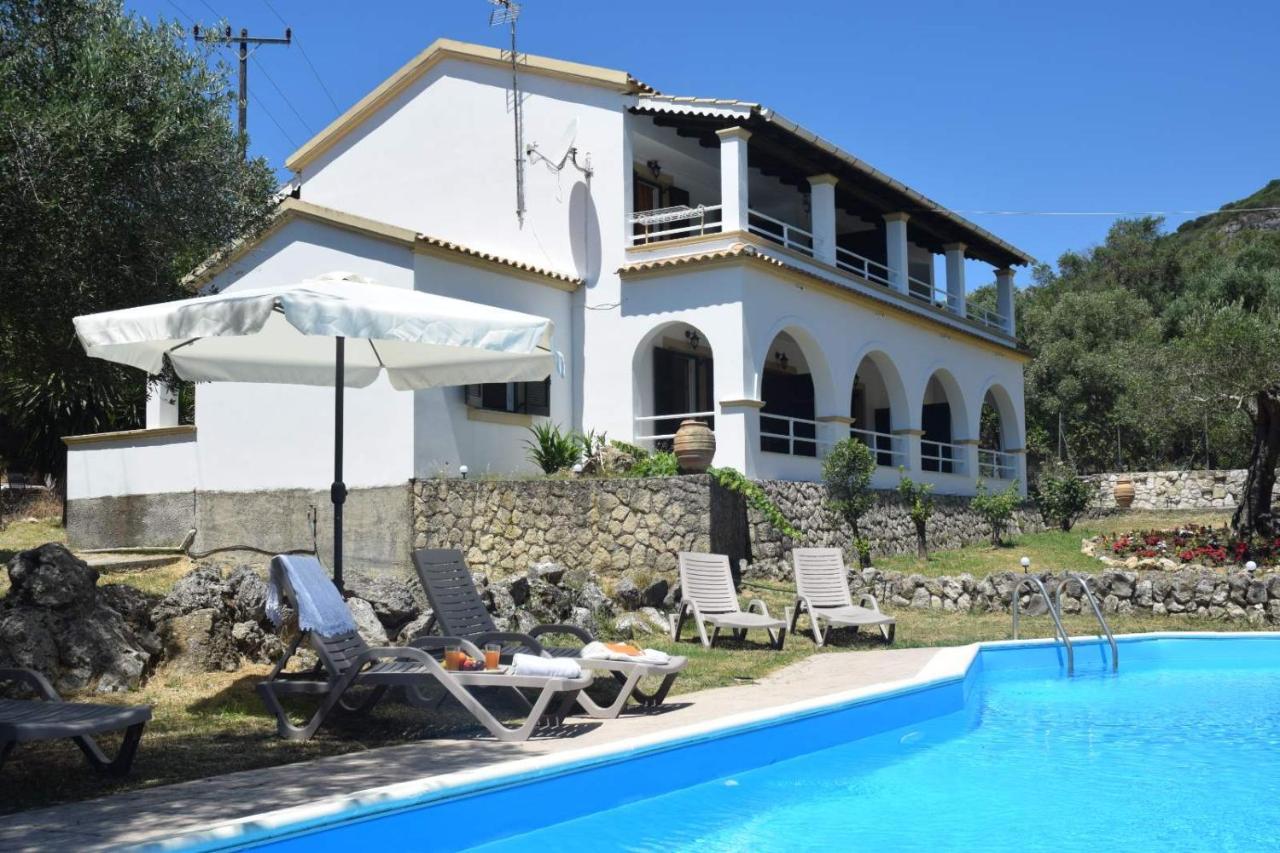 Villa Eirini By Hotelius Liapades Exterior foto