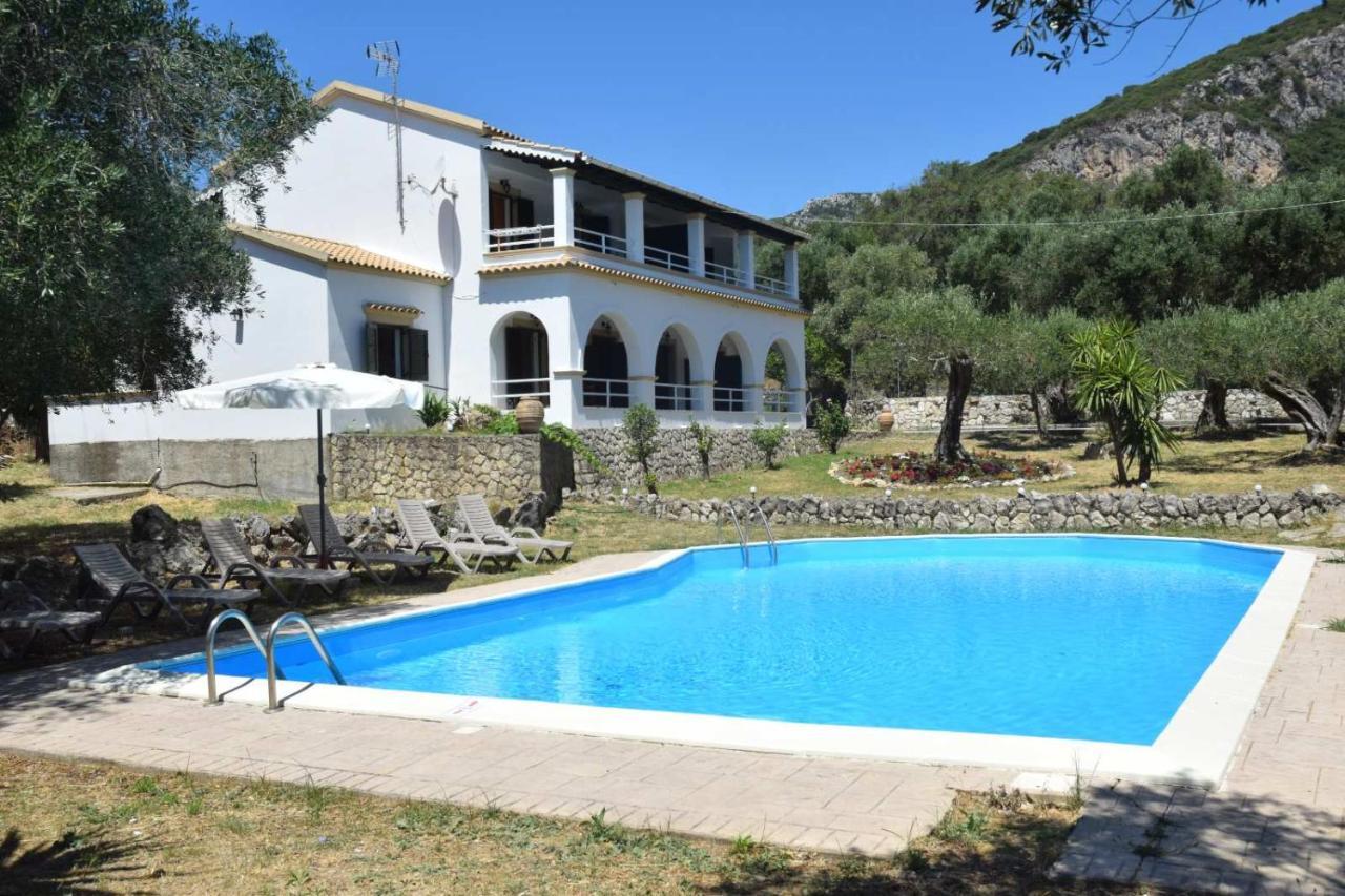 Villa Eirini By Hotelius Liapades Exterior foto